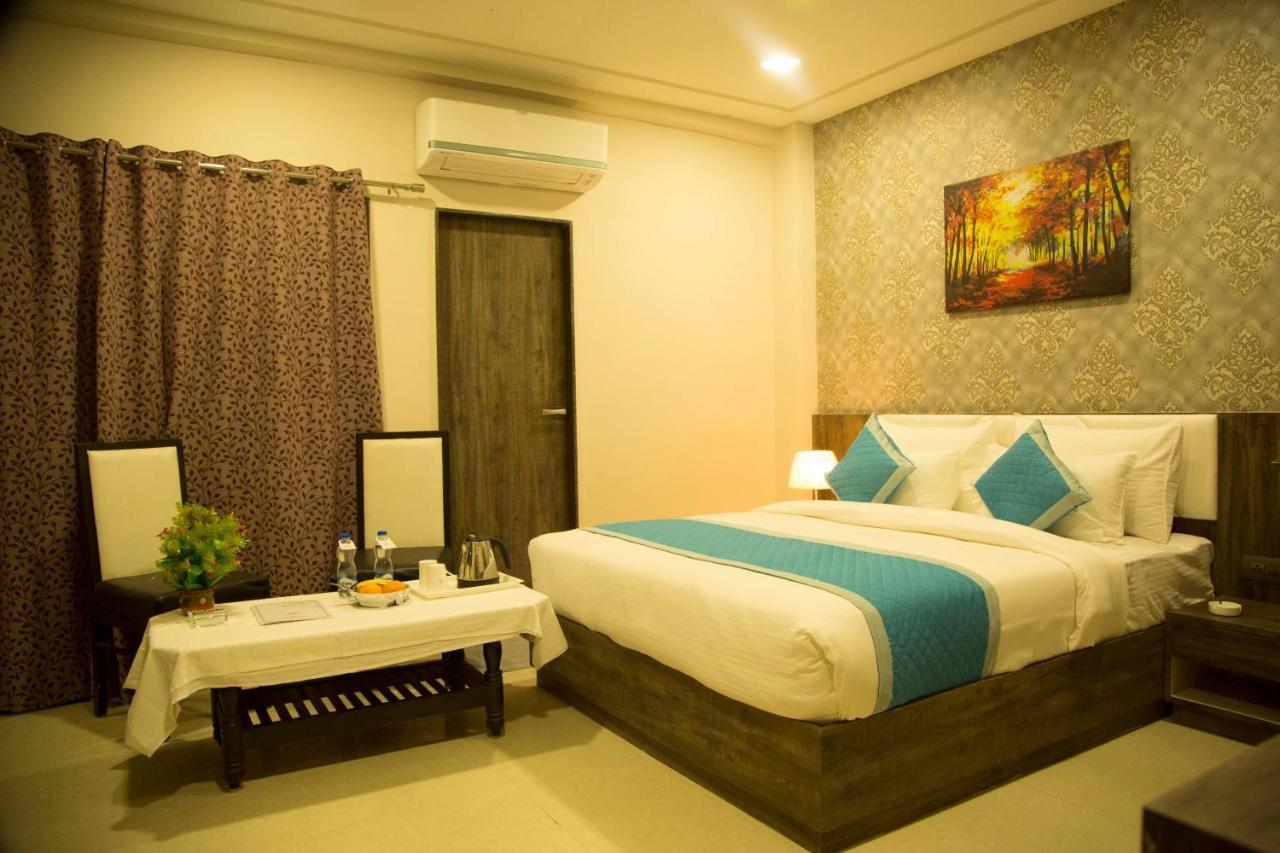 Hotel The Mewar Dabok Zewnętrze zdjęcie