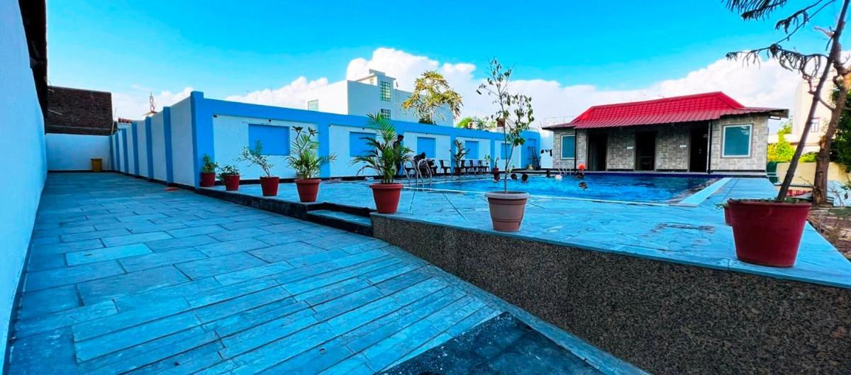 Hotel The Mewar Dabok Zewnętrze zdjęcie